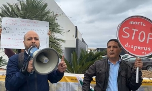 وقفة احتجاجية أمام مقر الاتحاد الأوروبي بتونس للتنديد بالسياسات الأوروبية في التعاطي مع ملف الهجرة