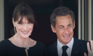 محكمة فرنسية تستجوب كارلا بروني بشأن قضية تلقي ساركوزي تمويلا ليبيا