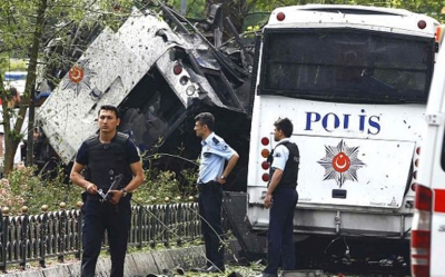 تفجير دموي يستهدف حافلة شرطة في تركيا