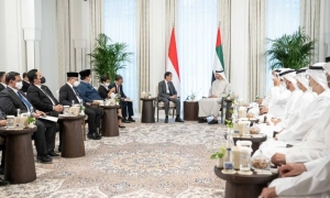 الإمارات وإندونيسيا توقعان اتفاقاً لاستخدام العملة المحلية في التجارة بين البلدين